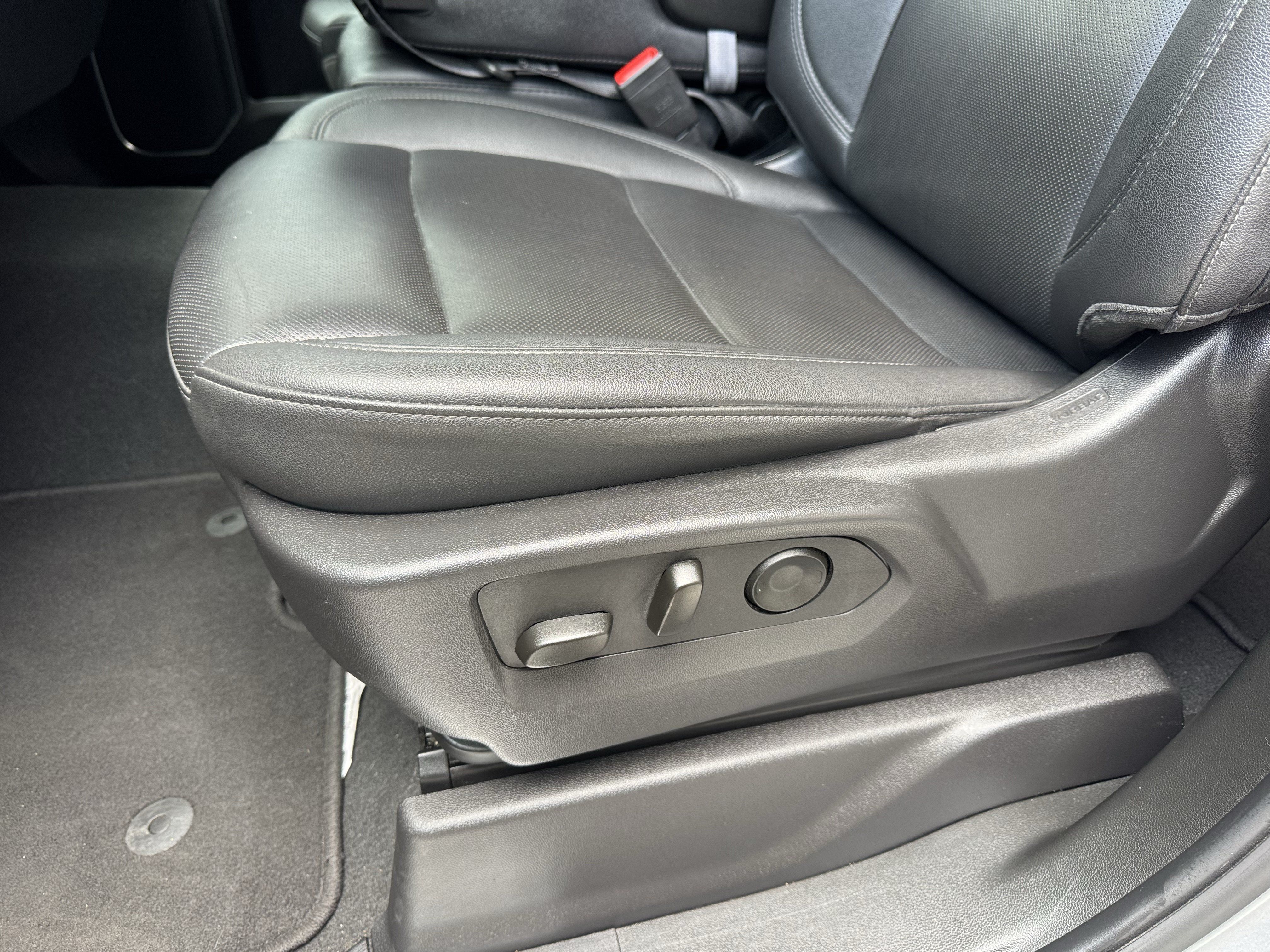 Certified 2025 GMC Sierra 1500 SLT AWD/4WD image 13