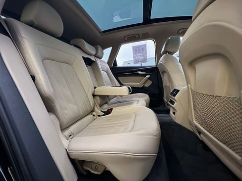 Used 2019 Audi Q5 Prestige w/ Prestige Package image 26