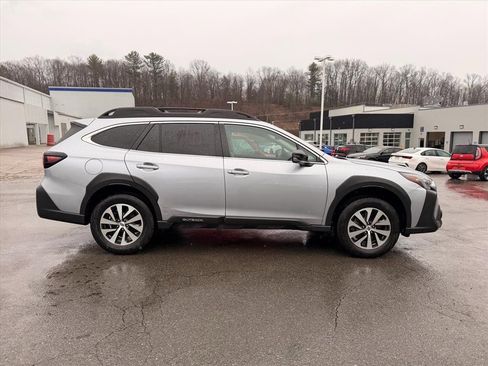 Certified 2025 Subaru Outback Premium w/ Popular Package #1A image 11