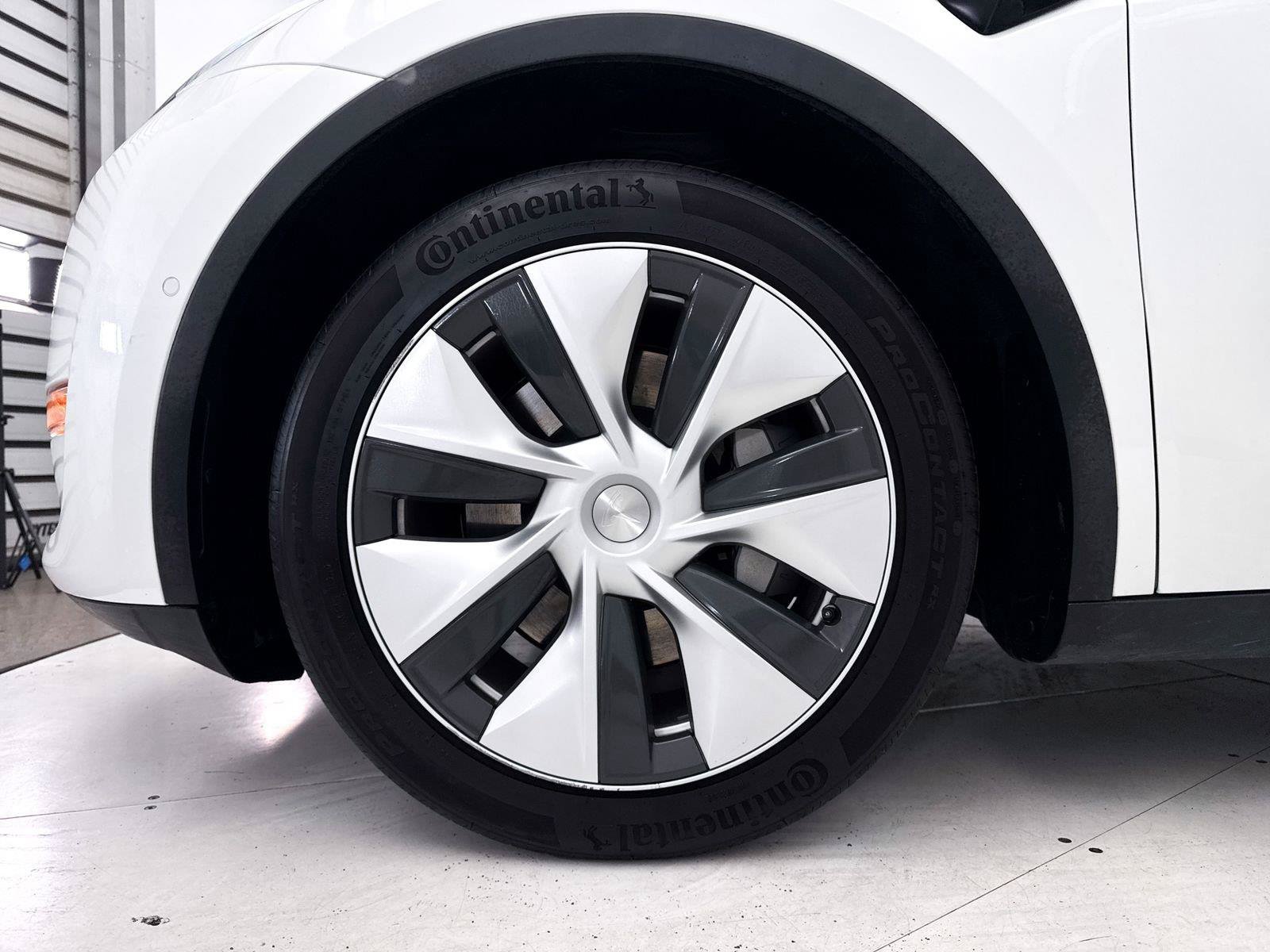 Used 2022 Tesla Model Y Long Range AWD/4WD image 15