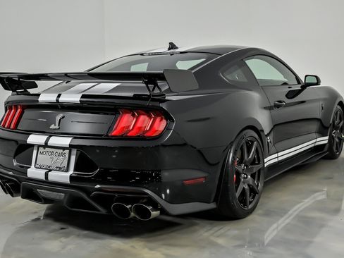 Used 2020 Ford Mustang Shelby GT500 w/ Carbon Fiber Track Pack image 12