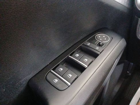 Used 2025 Kia Soul LX FWD image 18