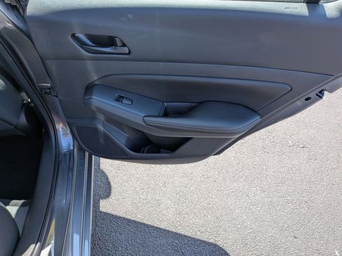 Used 2025 Nissan Altima 2.5 SV image 28