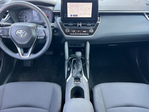 Used 2024 Toyota Corolla Cross LE FWD image 13