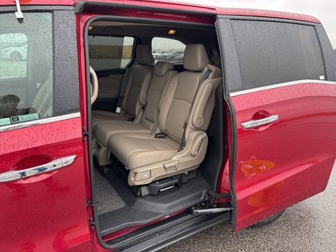 Used 2024 Honda Odyssey EX-L image 19