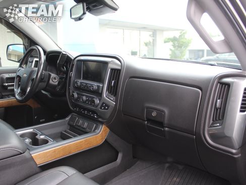 Used 2018 Chevrolet Silverado 1500 LTZ w/ Sport Package AWD/4WD image 32