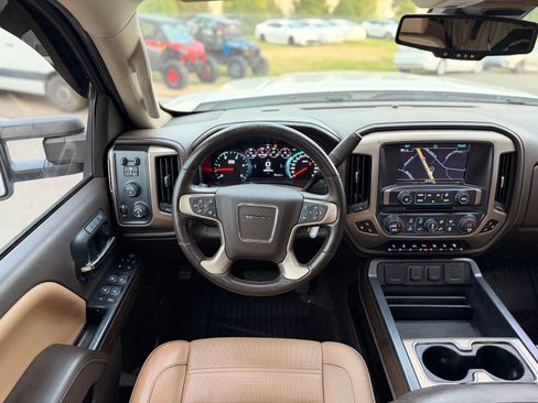 Used 2019 GMC Sierra 2500 Denali w/ Duramax Plus Package AWD/4WD image 46
