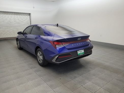 Used 2025 Hyundai Elantra SE FWD image 5