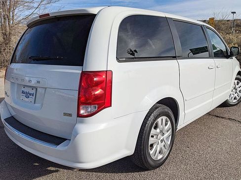 Used 2016 Dodge Grand Caravan SE w/ Quick Order Package 29E SE image 3