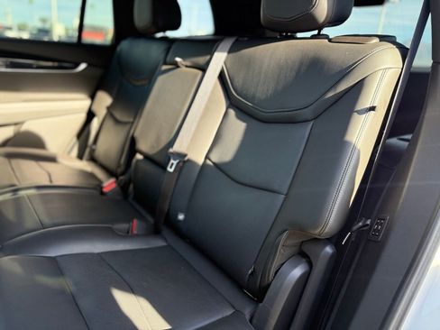 Used 2023 Cadillac XT6 Premium Luxury image 4