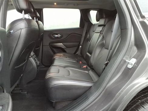Used 2019 Jeep Cherokee Limited image 27