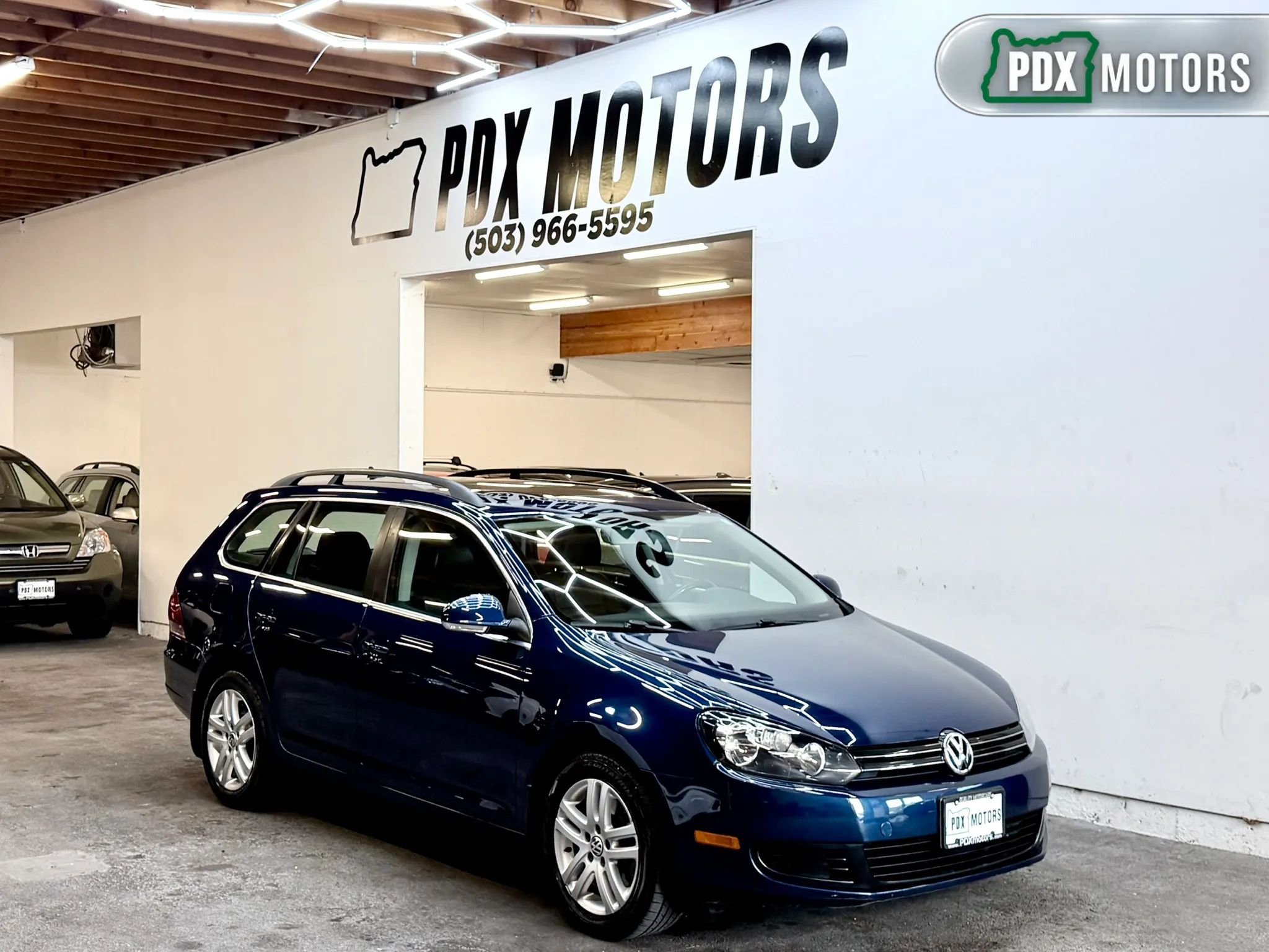 Used 2011 Volkswagen Jetta TDI FWD image 1