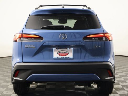 Used 2026 Toyota Corolla Cross XLE w/ Convenience Package FWD image 5