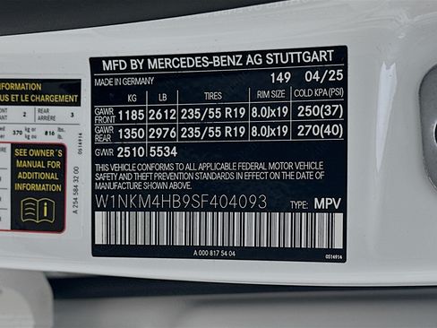 Used 2025 Mercedes-Benz GLC 300 4MATIC image 46