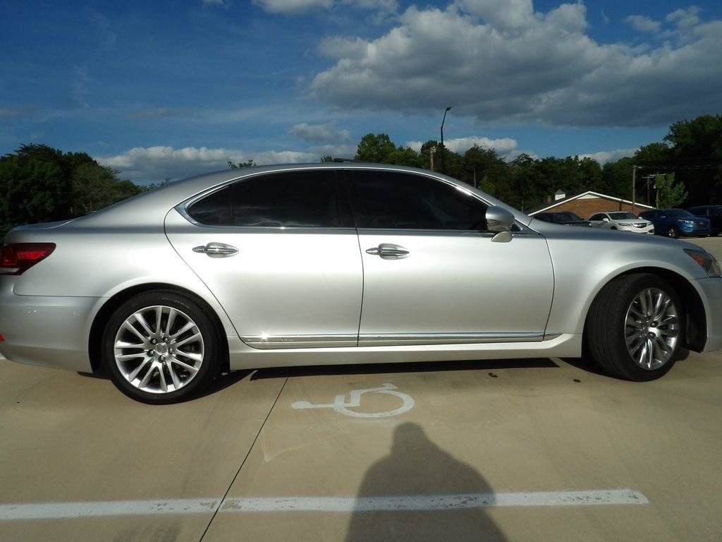 Used 2014 Lexus LS 460 w/ Comfort Package RWD image 4