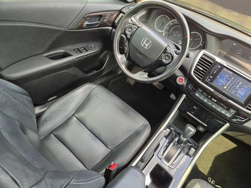 Used 2017 Honda Accord EX-L image 14