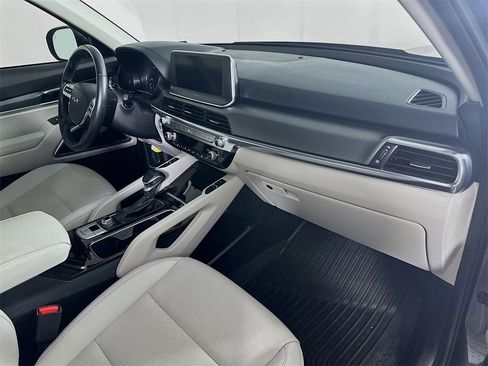 Used 2022 Kia Telluride S image 30