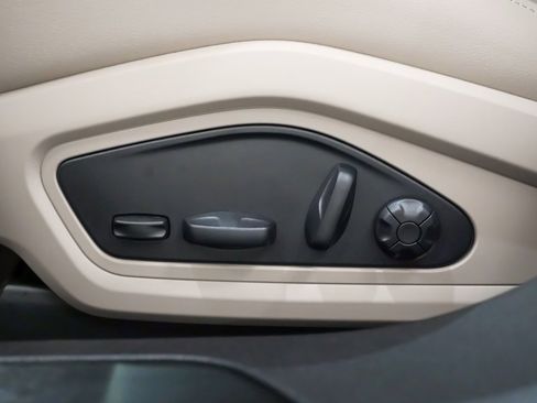 Certified 2025 Porsche Taycan 4S image 25