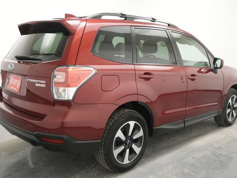 Used 2017 Subaru Forester 2.5i Premium AWD/4WD image 9