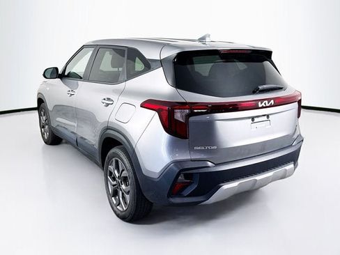 Certified 2025 Kia Seltos LX AWD/4WD image 7