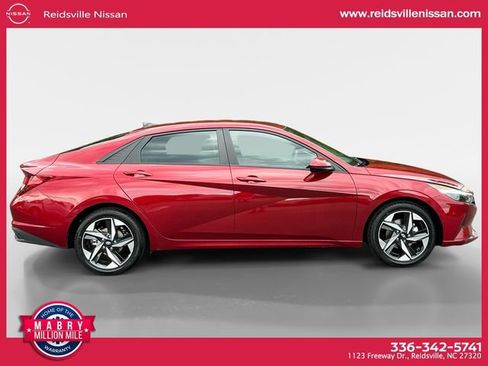 Used 2023 Hyundai Elantra SEL w/ Convenience Package FWD image 6