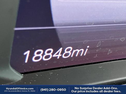 Used 2023 Chevrolet Bolt EUV LT w/ Convenience Package FWD image 16