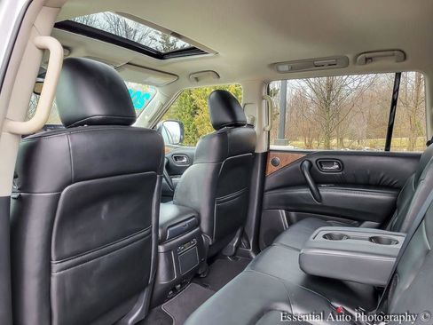 Used 2024 Nissan Armada SL image 13