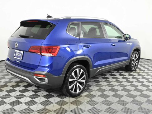 Certified 2023 Volkswagen Taos SE FWD image 7