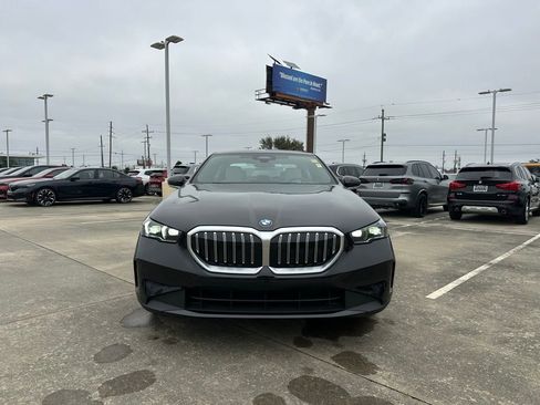 Certified 2025 BMW 530i image 2