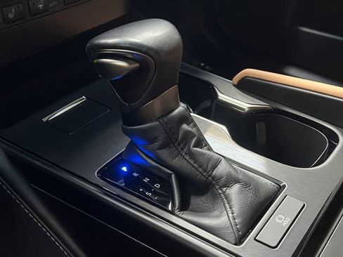 Certified 2025 Lexus ES 350 w/ Luxury Package FWD image 21