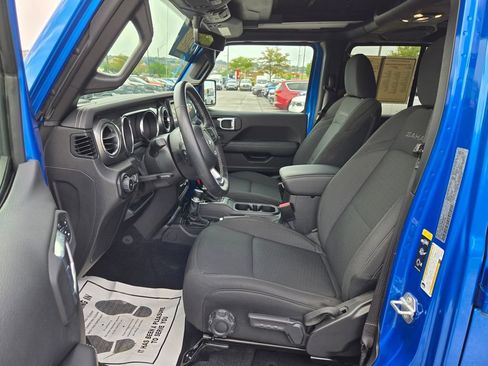 Used 2021 Jeep Wrangler Unlimited Sahara AWD/4WD image 14
