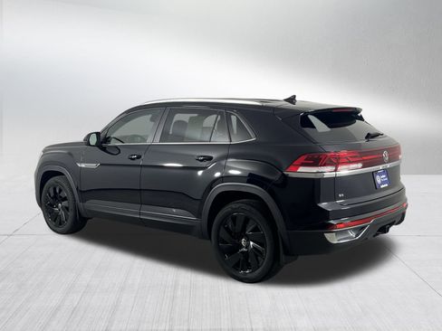 Certified 2025 Volkswagen Atlas Cross Sport SE image 5