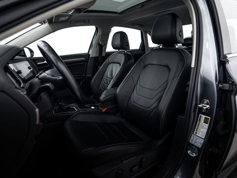 Used 2019 Volkswagen Jetta SEL Premium image 15