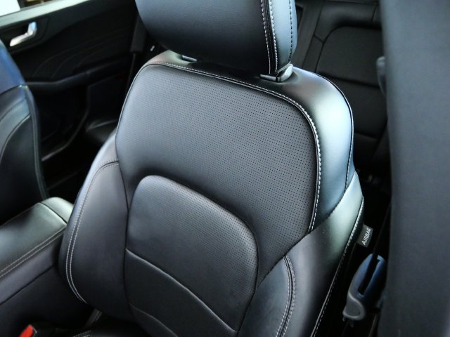 Certified 2025 Ford Escape Platinum AWD/4WD image 18