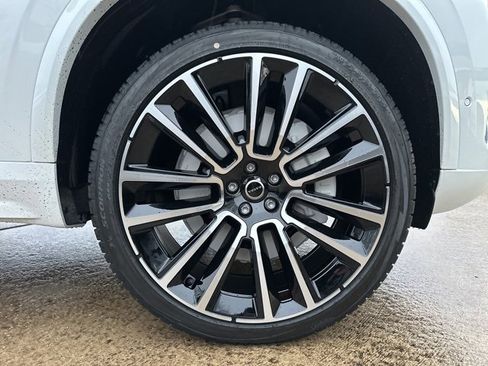 New 2026 Volvo XC90 B6 Plus w/ Protection Package image 9