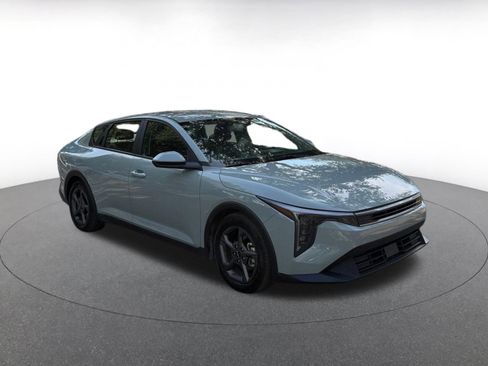 Used 2025 Kia K4 LXS image 1