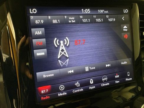 Used 2019 RAM 1500 Laramie AWD/4WD image 30
