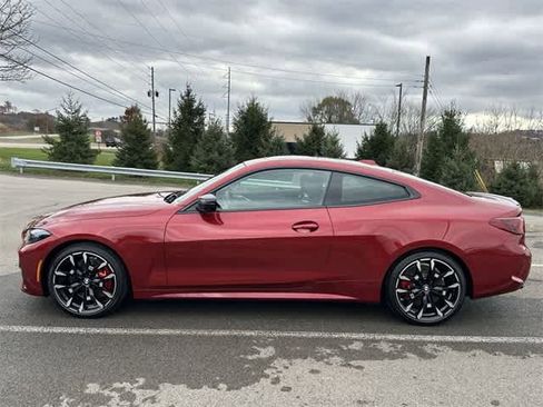 Used 2025 BMW 440i xDrive Coupe w/ Premium Package image 2