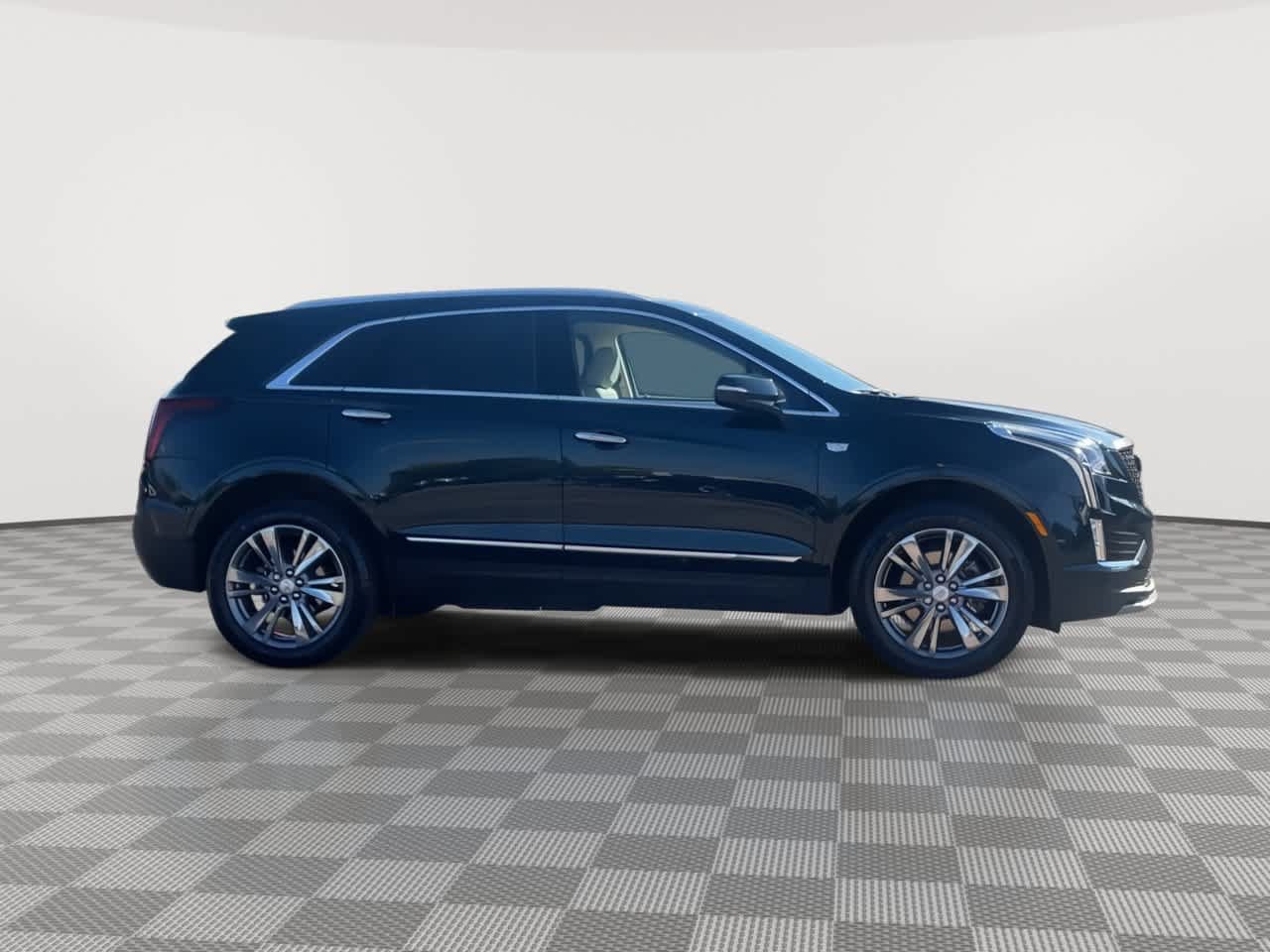 Certified 2024 Cadillac XT5 Premium Luxury FWD image 9