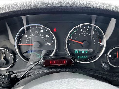 Used 2014 Jeep Wrangler Unlimited Sahara w/ Connectivity Group image 13