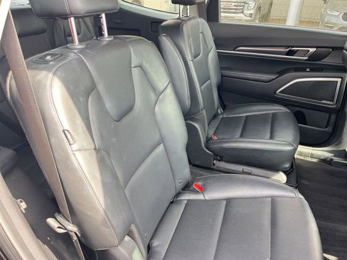 Used 2025 Kia Telluride S AWD/4WD image 31