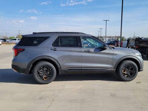 New 2026 Ford Explorer Tremor image 2