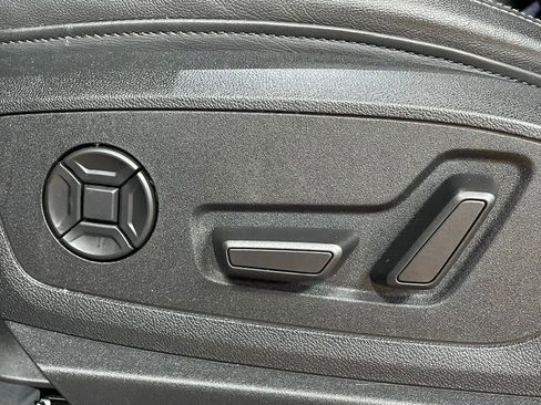 Used 2021 Audi e-tron Premium w/ Convenience Plus Package image 12