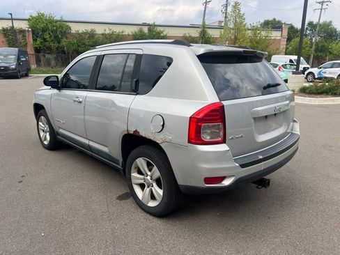 Used 2011 Jeep Compass Latitude AWD/4WD image 22