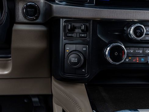 Used 2025 Ford F450 Platinum w/ Platinum Plus Package image 24