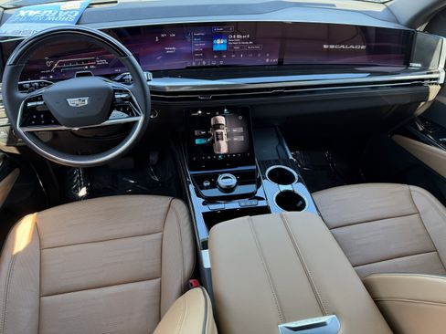 Certified 2025 Cadillac Escalade Premium Luxury w/ Touring Package image 12