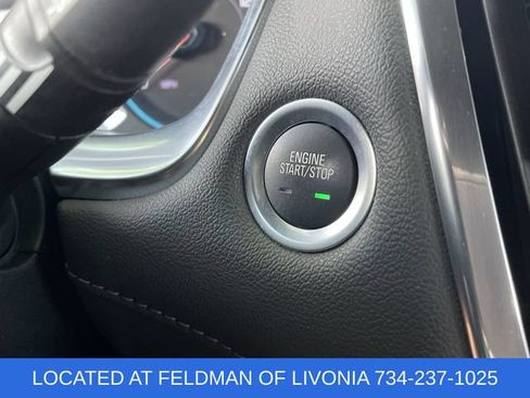 Used 2023 Chevrolet Traverse LT FWD image 16