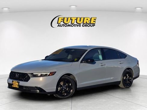 Used 2025 Honda Accord SE image 10