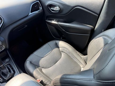 Used 2021 Jeep Cherokee Limited AWD/4WD image 19