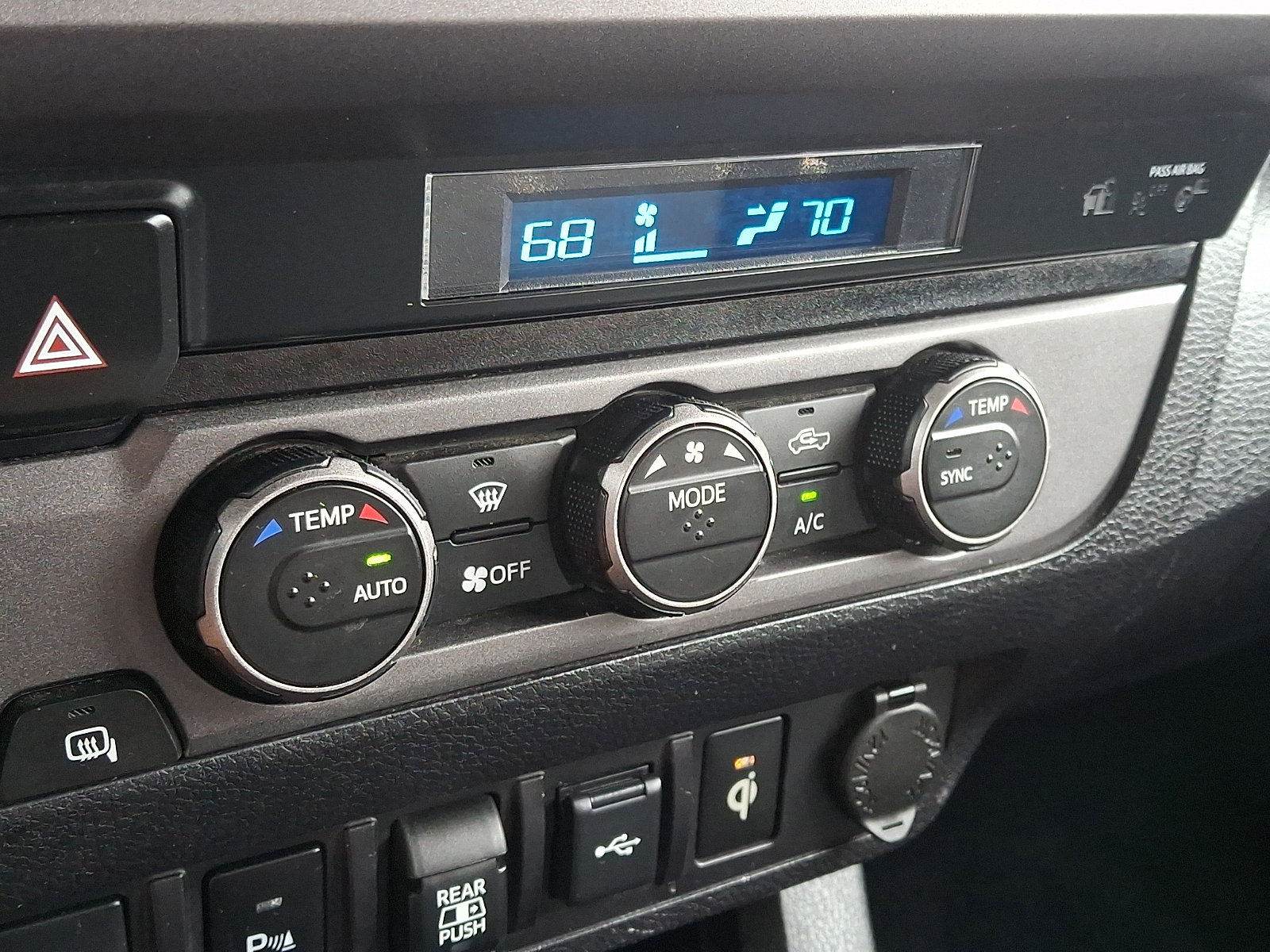 Used 2022 Toyota Tacoma TRD Off-Road w/ Technology Package AWD/4WD image 15